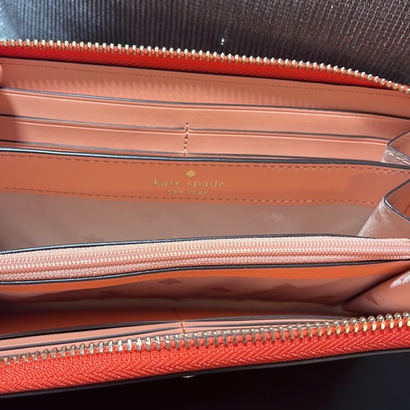 Kate Spade bright orange/red wallet! Used once in great condition - Picture 4 of 6